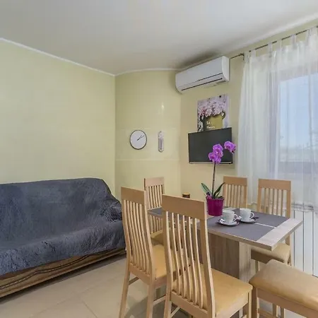 Iris Guest house 3*