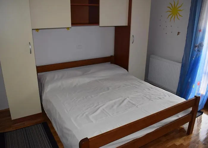 Gostinjska kuća Iris 3*