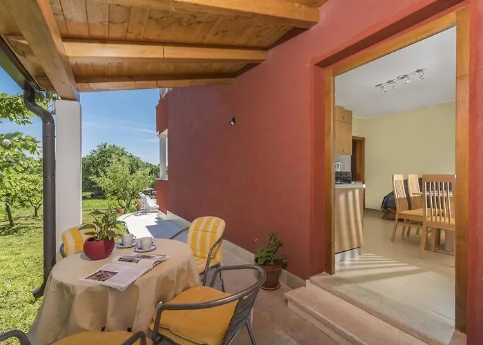 Gostinjska kuća Iris 3*