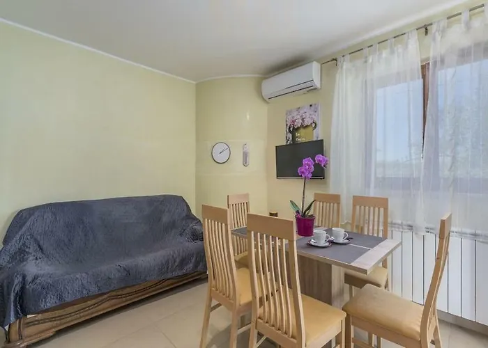 Iris Gostinjska kuća 3*